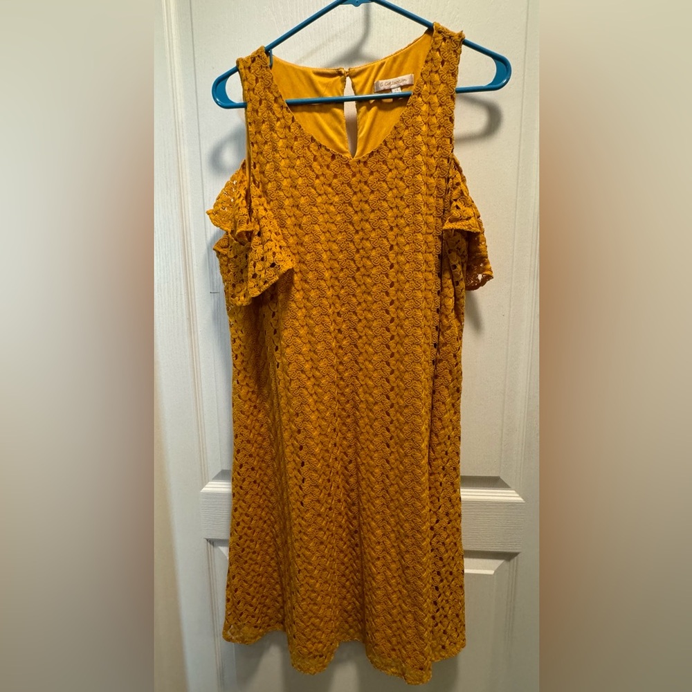 Womens summer dress - golden yellow with cold shoulder sleeves size 2X lace